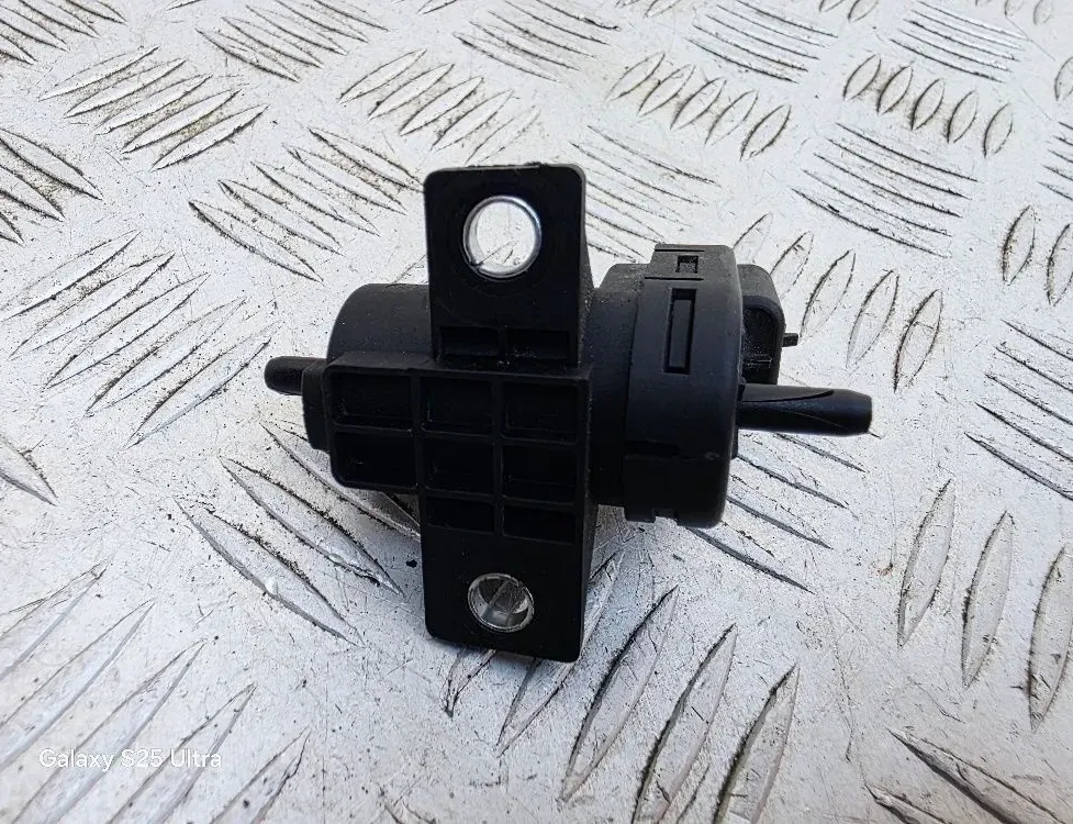 PEUGEOT 3008 1 generation (2010-2016) Vakuumventil 9665558580 33473666