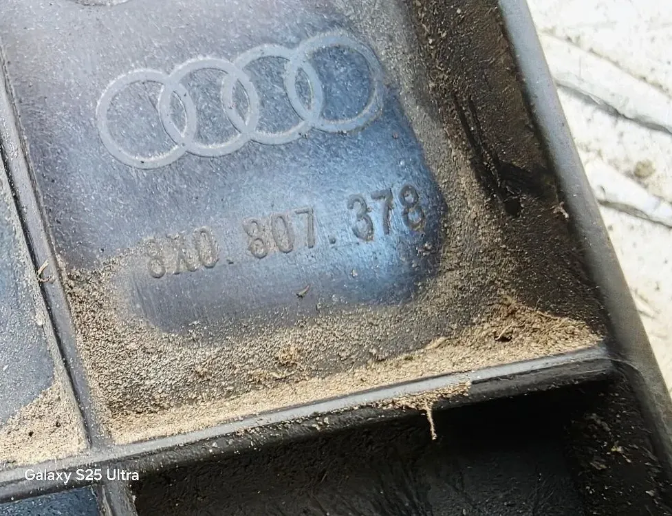 AUDI A1 8X (2010-2020) Främre höger stötfångarfäste 8X0807378 33538883