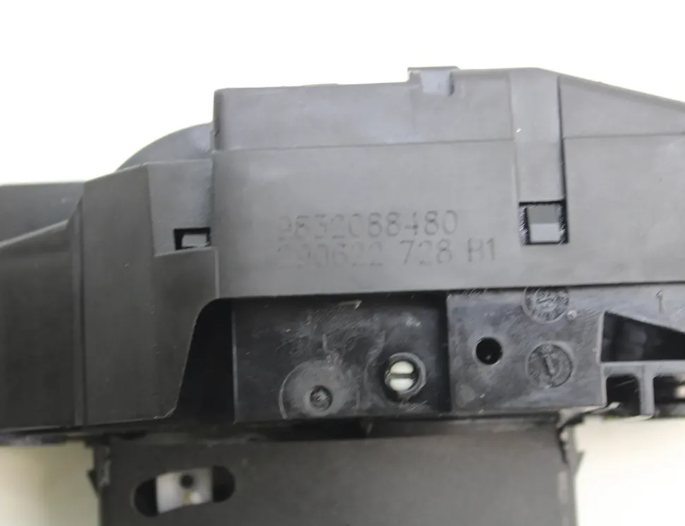 VAUXHALL Bakluckans bagagerumslås 9832088480 33377405