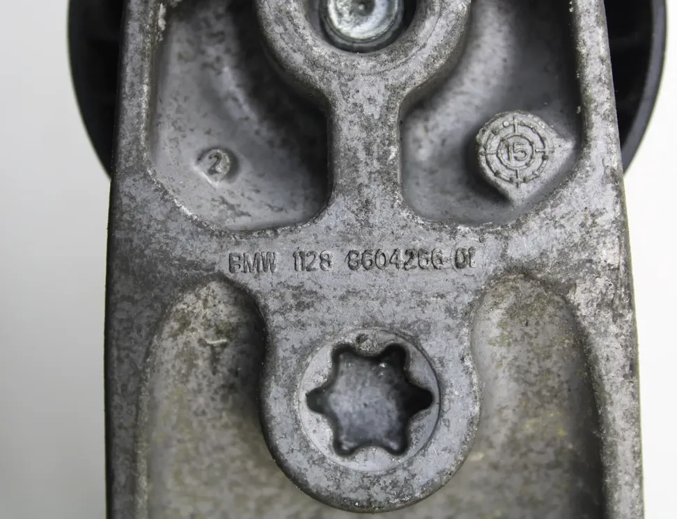 BMW M4 F82/F83 (2013-2020) Bältesspännare 8604266 33514063