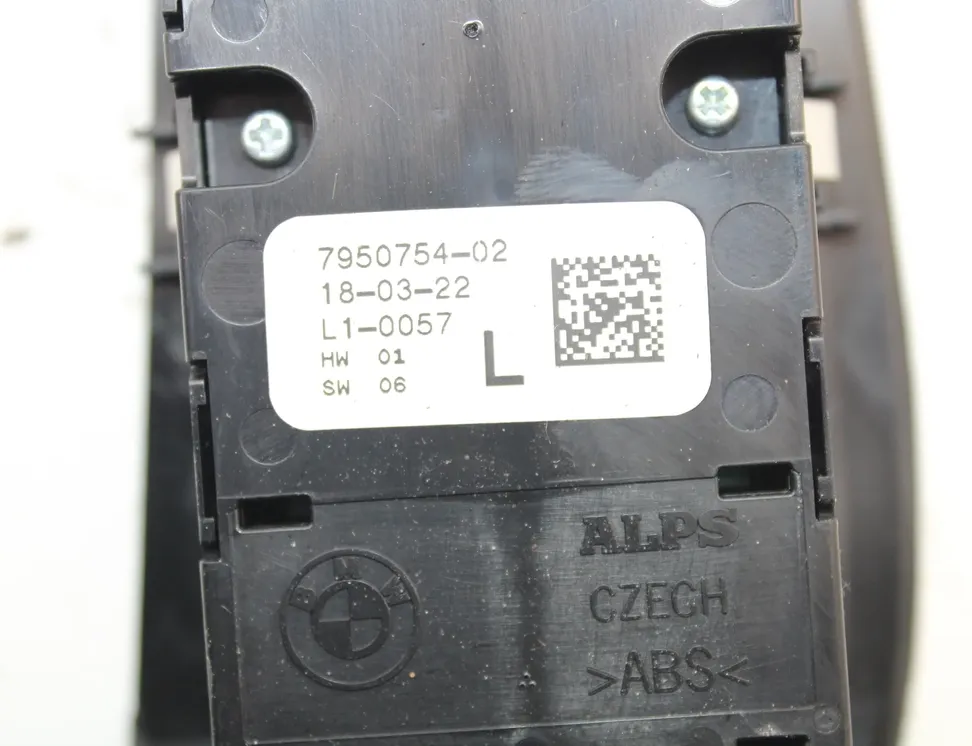 BMW 1 Series F40 (2019-2024) Främre höger dörrfönsterbrytare 7950754 34927957