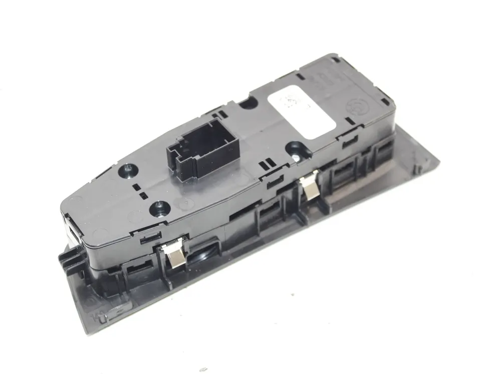 BMW 1 Series F40 (2019-2024) Främre höger dörrfönsterbrytare 7950754 34927957