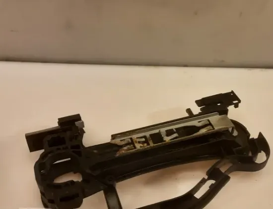 AUDI A6 C6/4F (2004-2011) Vänster främre dörr Inre handtagsram 4F0837885 18362831