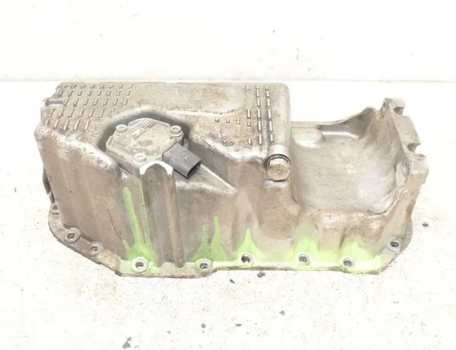 VOLKSWAGEN Golf 8 generation (2019-2023) Oljepanna 03C103603T 33271895