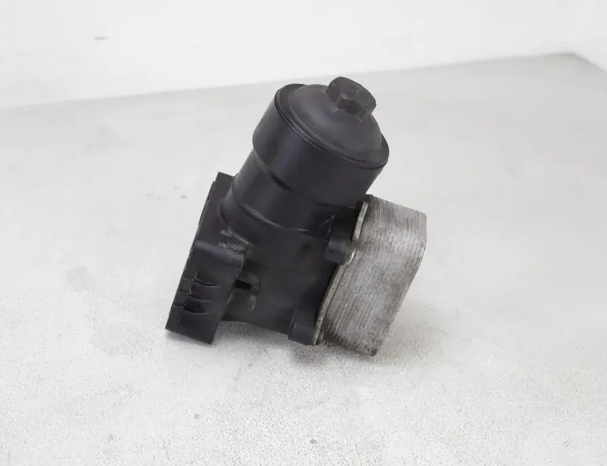 AUDI A4 B7/8E (2004-2008) Oljefilterhållare 03L115389C 33275024