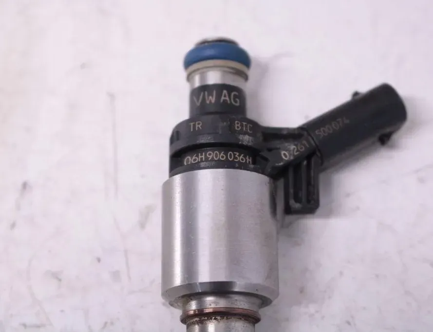 SKODA Superb 1 generation (2001-2008) Bränsleinsprutare 06H906036H 33275892