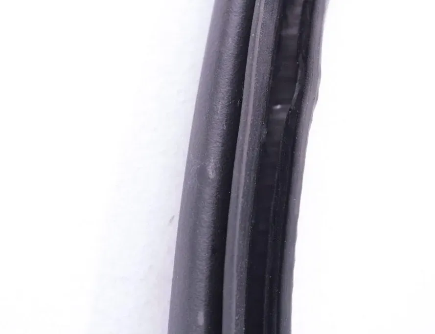 VOLKSWAGEN Atlas 1 generation (2017-2024) Främre höger dörrtätning gummi 3CM867912 33279599