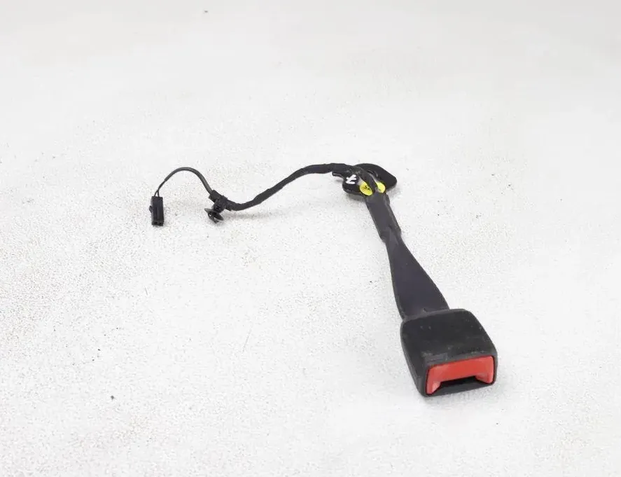 SKODA Superb 2 generation (2008-2015) Främre höger sätesspänne 3V0857755A 33303280