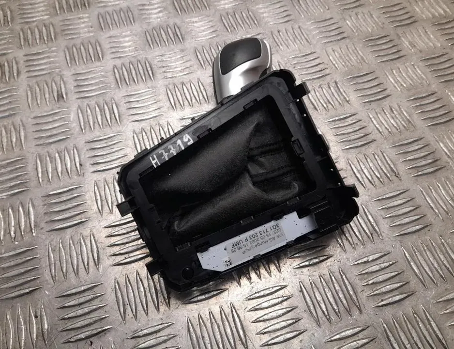 VOLKSWAGEN Passat B8 (2014-2023) Växelspaks damask i läder 3G1713203P 34988415