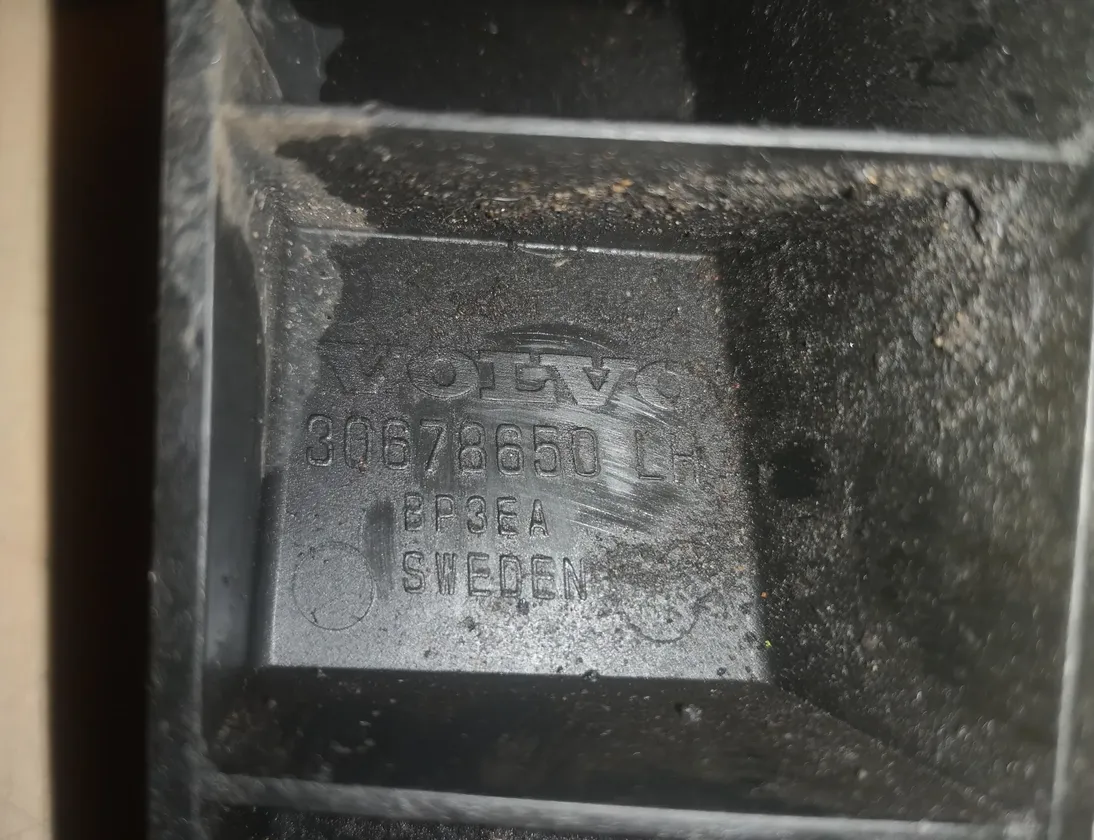 VOLVO V70 3 generation (2007-2020) Bakre vänster stötfångarfäste 30678650 23432993