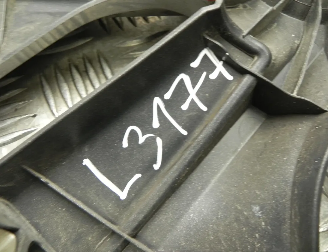 TESLA Model Y 1 generation (2020-2024) Hjulskydd 104423500B 23476252