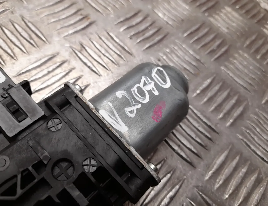 VOLKSWAGEN Amarok 1 generation (2010-2022) Vänster bakdörr Fönsterkontrollmotor 6R0959811P 28295483