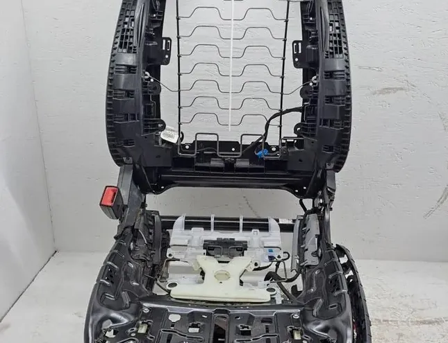 MERCEDES-BENZ C-Class W205/S205/C205 (2014-2023) Höger främre säte A0009101503 33479698