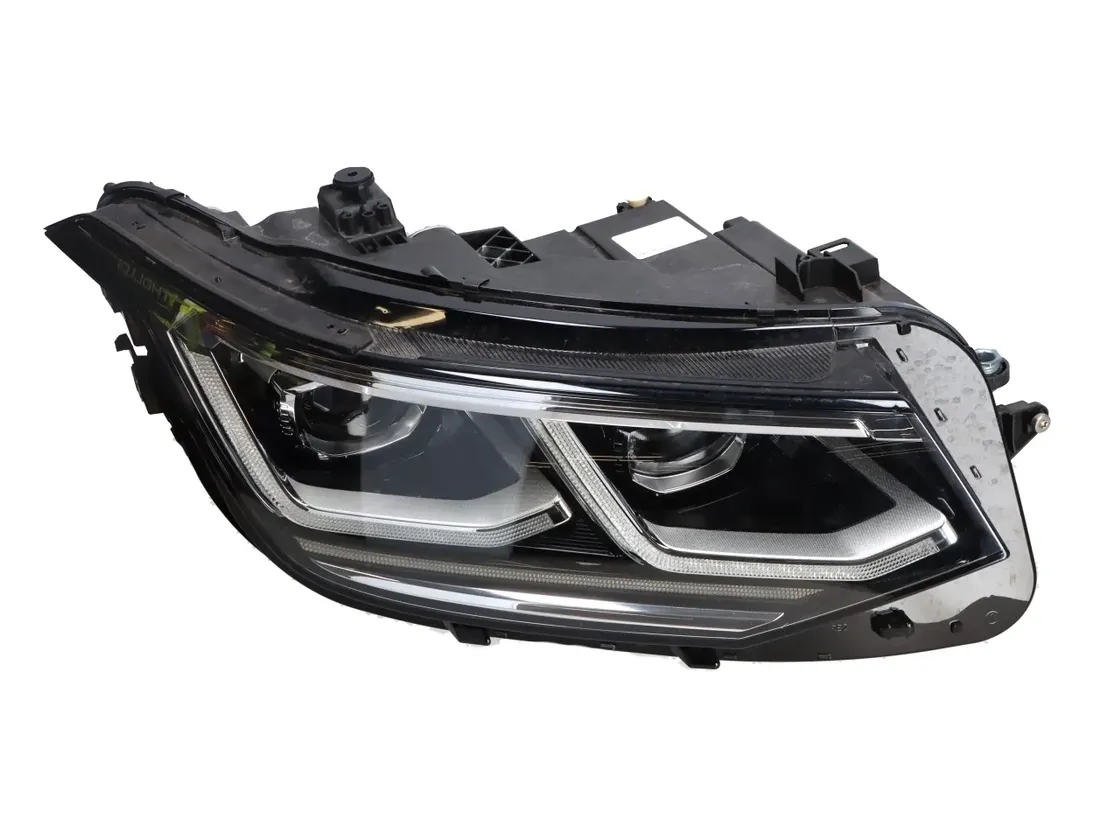 VOLKSWAGEN Tiguan 2 generation (2016-2024) Fram höger strålkastare 5NB941082C 33501096