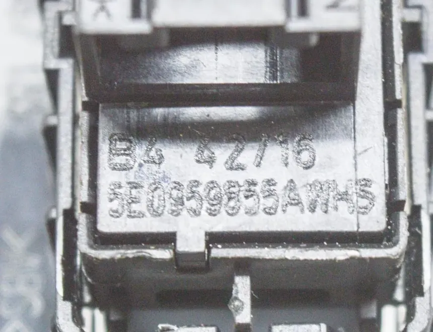 SKODA Octavia 3 generation (2013-2020) Vänster bakdörr fönsterkontrollbrytare 5E0959855A,5E0867185 11502367