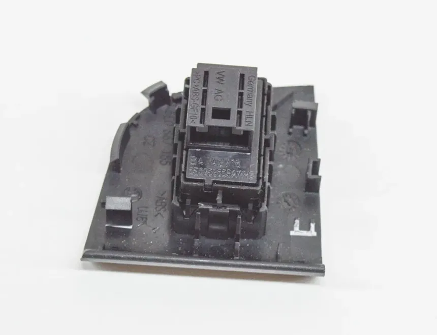 SKODA Octavia 3 generation (2013-2020) Vänster bakdörr fönsterkontrollbrytare 5E0959855A,5E0867185 11502367