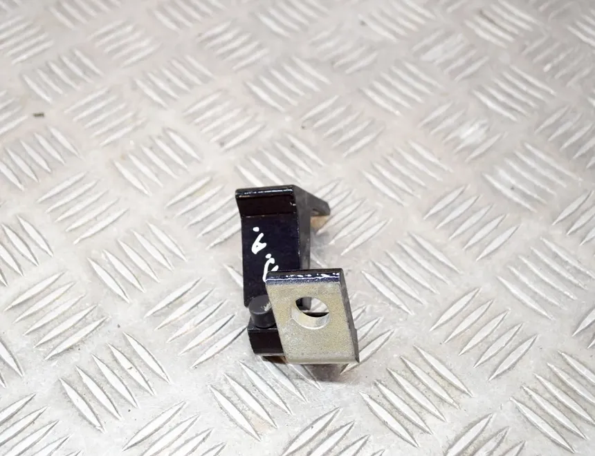 VOLKSWAGEN Tiguan 2 generation (2016-2024) Bakre höger dörrgångjärn A046574,8V5833404C 15098141