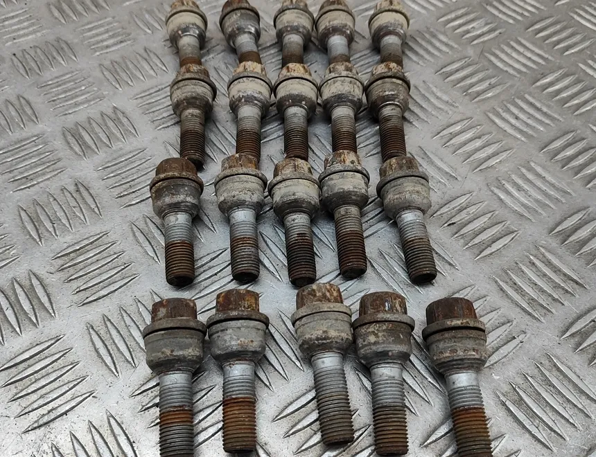 VOLKSWAGEN Amarok 1 generation (2010-2022) Hjulskruvsats WHT001964A 26809003