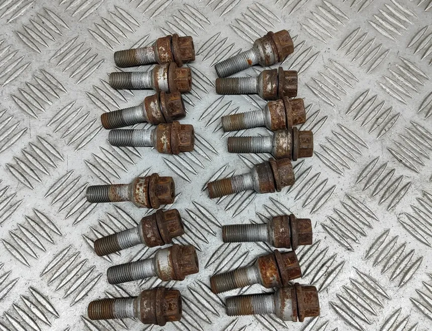 VOLKSWAGEN Amarok 1 generation (2010-2022) Hjulskruvsats WHT001964A 28606200