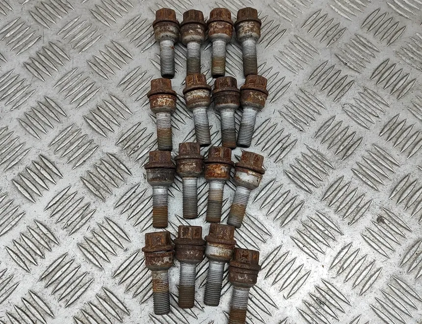 VOLKSWAGEN Amarok 1 generation (2010-2022) Hjulskruvsats WHT001964A 28606200