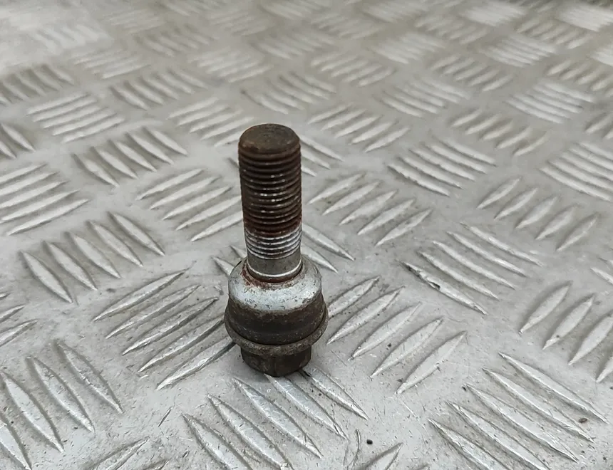 VOLKSWAGEN Touareg 2 generation (2010-2018) Hjulskruvsats WHT001964A 30371755