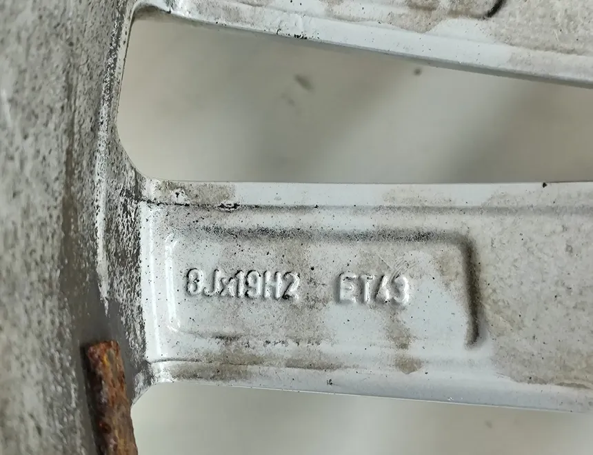 VOLKSWAGEN Amarok 1 generation (2010-2022) Hjuluppsättning 2H0601025AD 31263726