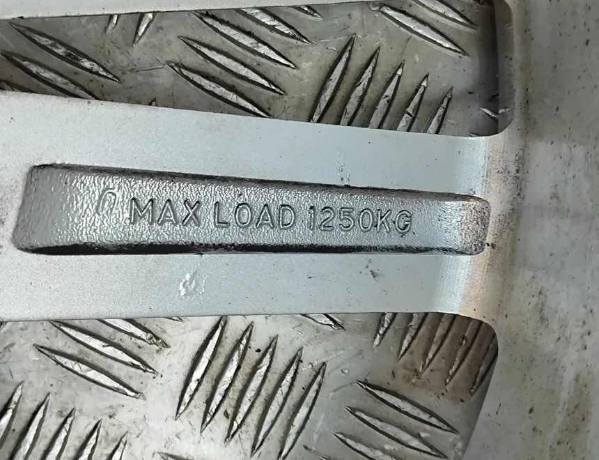 VOLKSWAGEN Amarok 1 generation (2010-2022) Hjuluppsättning 2H0601025AD 31263726