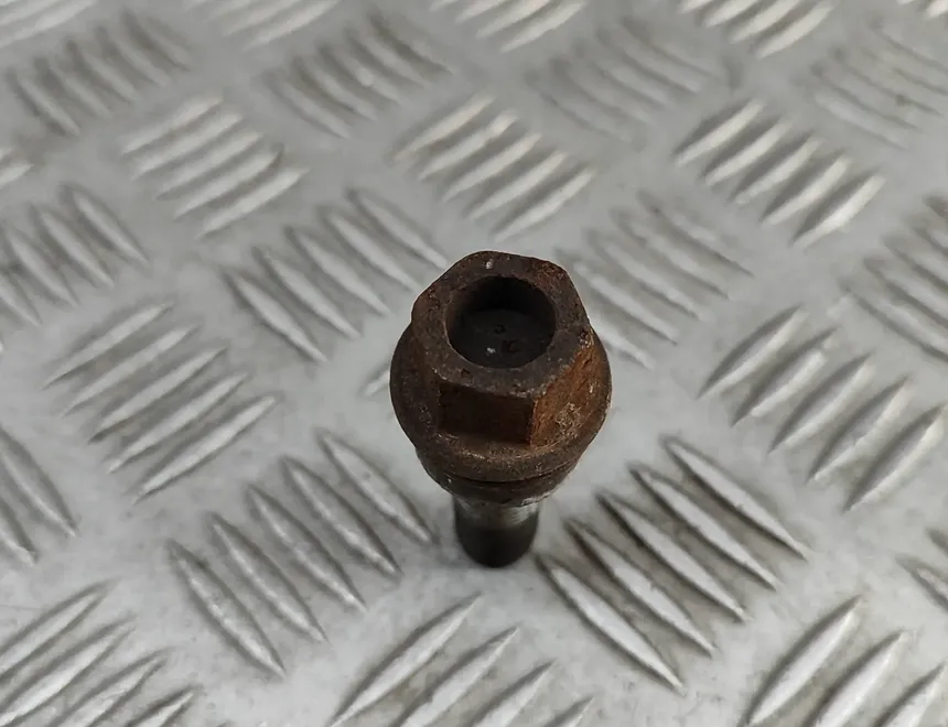 VOLKSWAGEN Amarok 1 generation (2010-2022) Hjulskruvsats WHT001964A 31381789