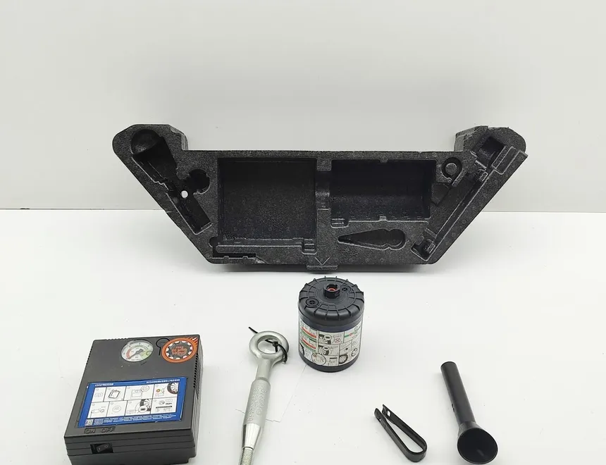 VOLVO XC40 1 generation (2017-2024) Verktygssats 31680604,8888002690,32340090 32980837