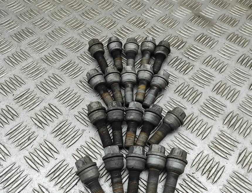 VOLKSWAGEN Crafter 2 generation (2017-2024) Hjulskruvsats WHT001964A 33350126