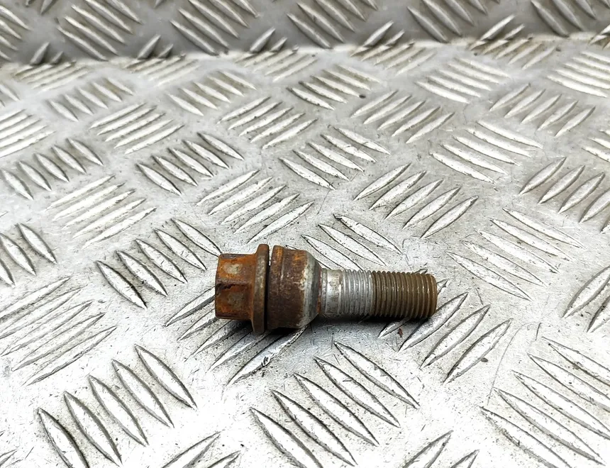 VOLKSWAGEN Touareg 2 generation (2010-2018) Hjulskruvsats WHT001964A 34790276