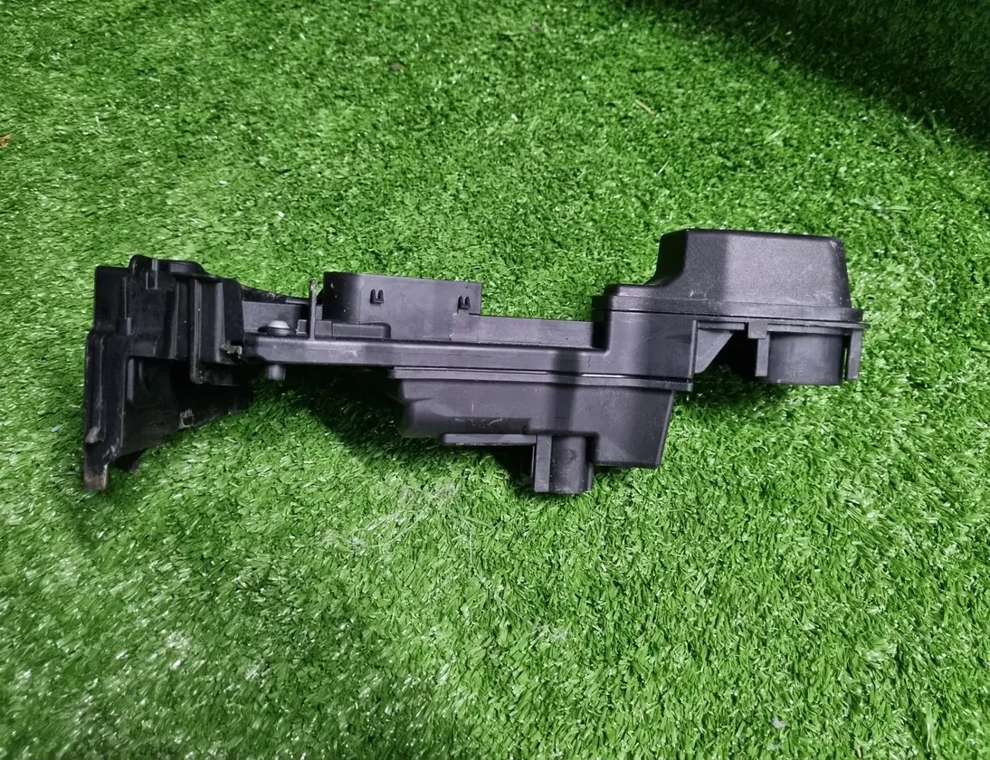 BMW 5 Series G30/G31 (2016-2023) Strömfördelningslåda 9339829 33155504