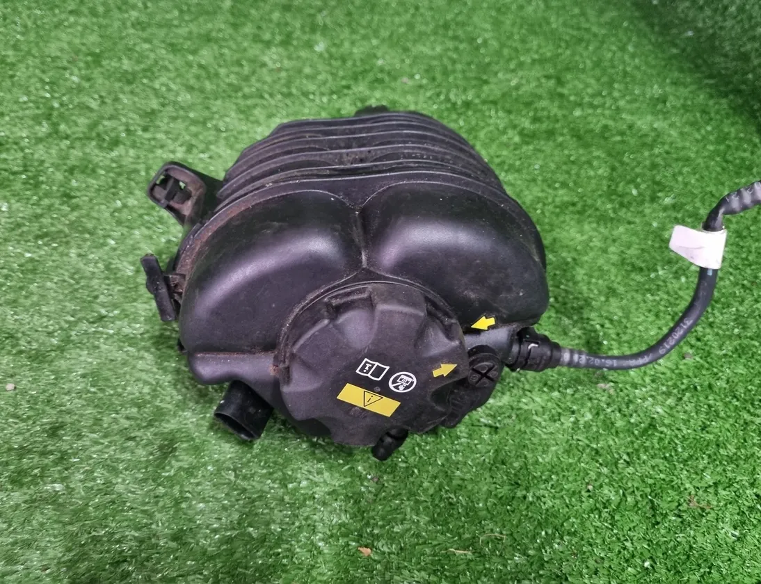 BMW 3 Series G20/G21/G28 (2018-2024) Kylvätskeexpansionstankreservoar 18779811 33201044