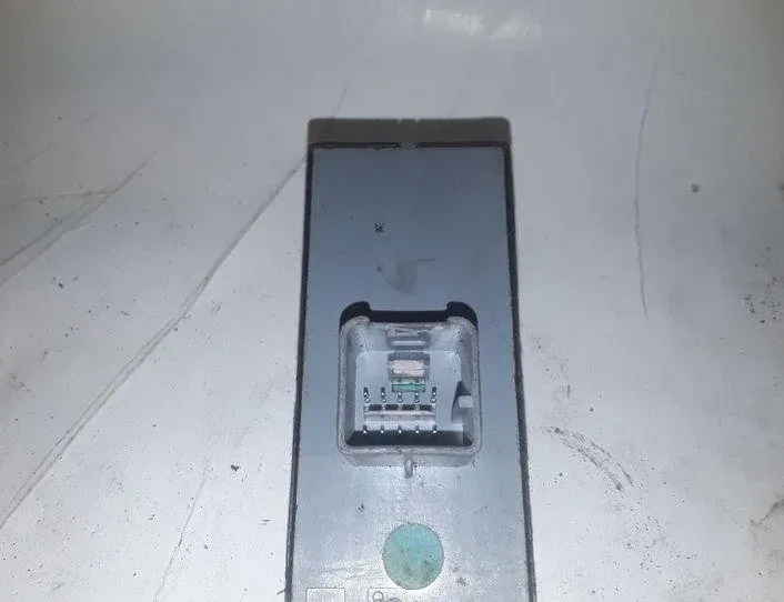 SKODA Superb 2 generation (2008-2015) Bakre höger dörrfönsterkontrollbrytare 1Z0959858B 25499707