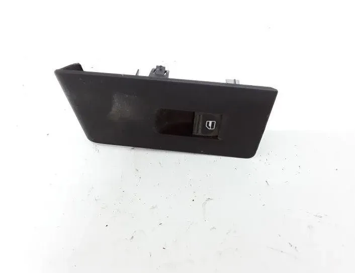 VOLKSWAGEN Passat B7 (2010-2015) Främre höger dörrfönsterbrytare 3AA868750 25514775