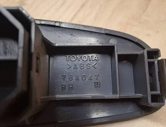 TOYOTA Previa 2 generation (2000-2006) Vänster främre dörrfönsterbrytare 76A047 34891978