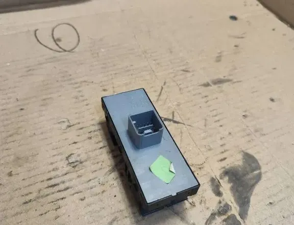 VOLKSWAGEN Golf Plus 1 generation (2004-2009) Vänster främre dörrfönsterbrytare 237701S,1K4959857CREH,1K4959857B 34902792