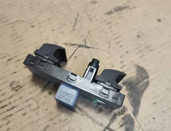 VOLKSWAGEN Golf Plus 1 generation (2004-2009) Vänster främre dörrfönsterbrytare 237701S,1K4959857CREH,1K4959857B 34902792