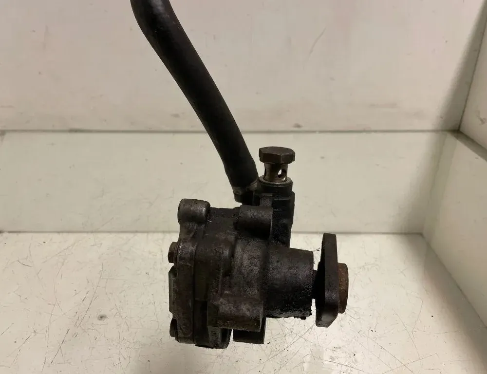 VOLKSWAGEN Passat B5 (1996-2005) Servostyrningspump 8D0145177 33212364