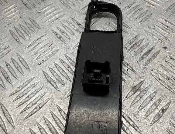 VOLKSWAGEN Passat B7 (2010-2015) Vänster bakdörr fönsterkontrollbrytare 1K4959857CREH,1K4959857B 30521911