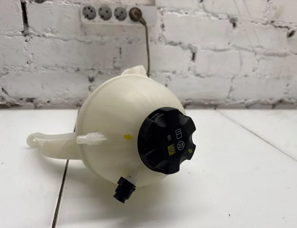 BMW X7 G07 (2018-2024) Expansionskärl 5A6A031 33550774