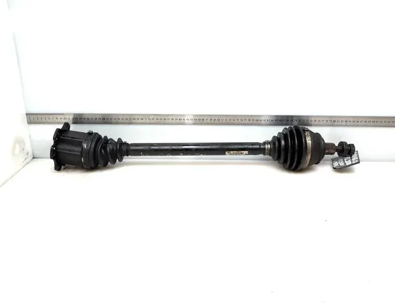 AUDI A4 B8/8K (2011-2016) Fram Höger Drivaxel 33499537