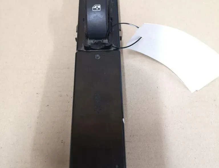 SAAB 93 1 generation (1956-1960) Bakre höger dörrfönsterkontrollbrytare 12805717 34827015