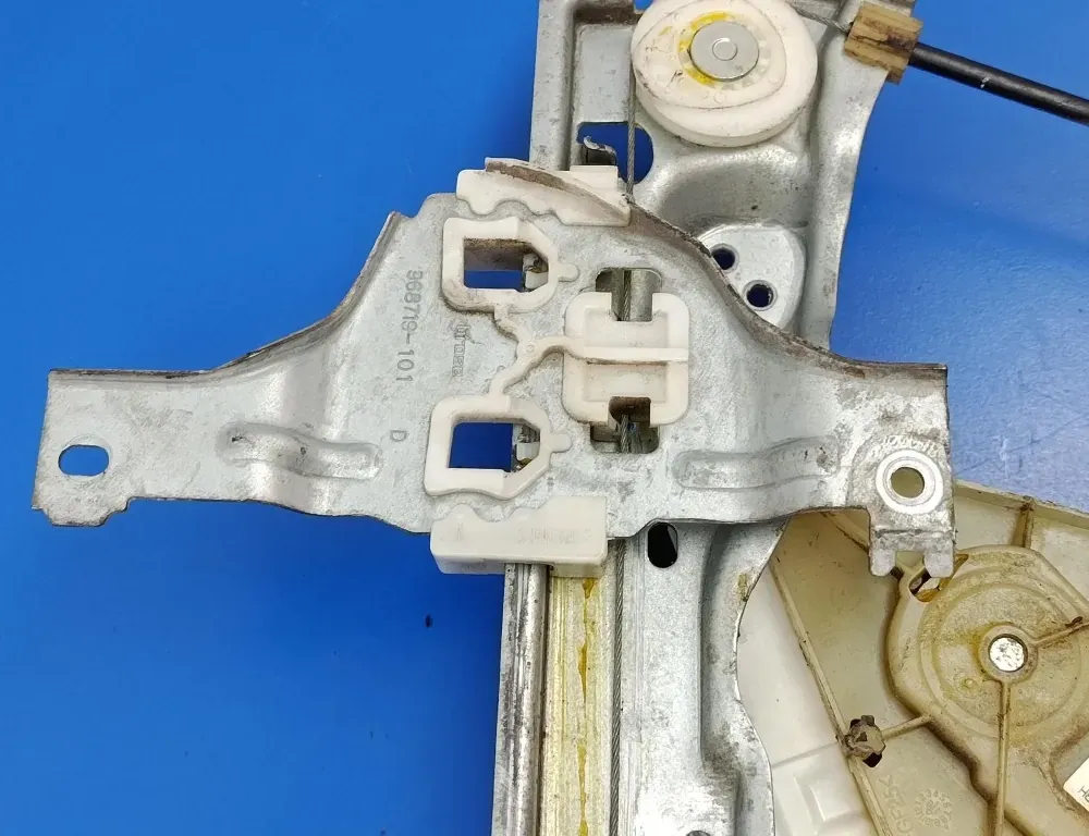 RENAULT Latitude 1 generation (2010-2020) Fönsterhiss för höger bakdörr 34984243