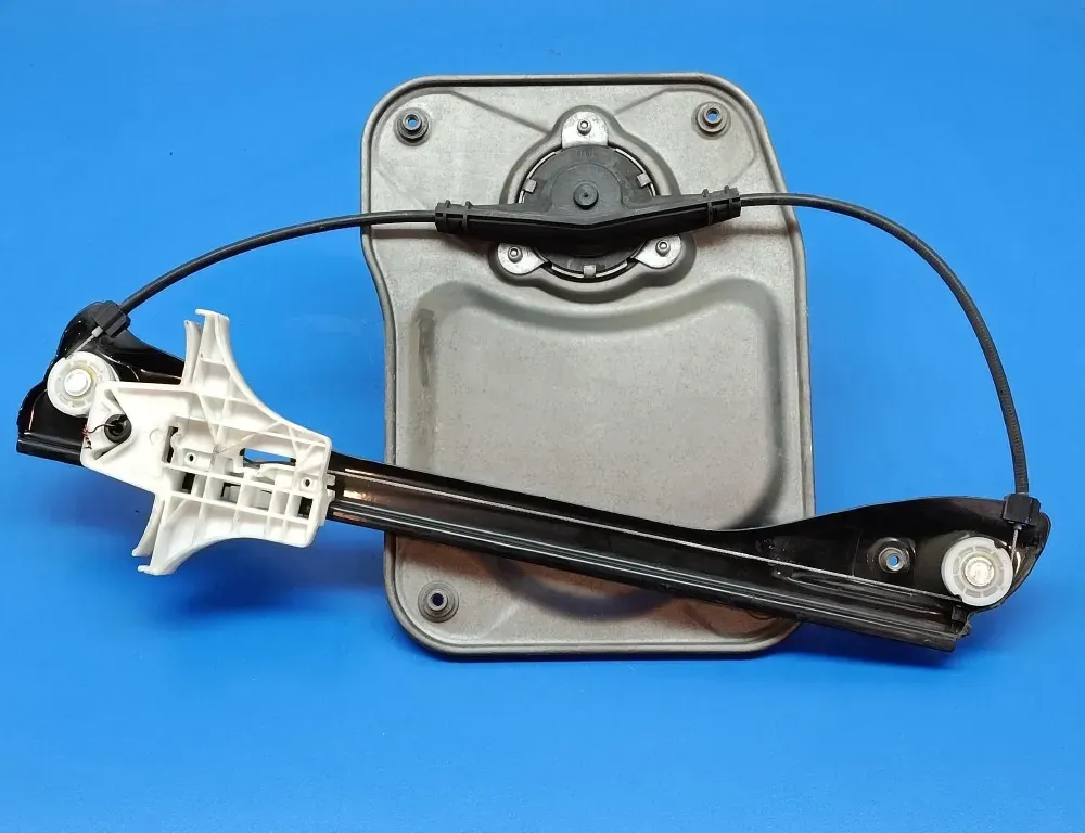 SKODA Fabia 2 generation  (2010-2014) Fönsterhiss för höger bakdörr 34984337