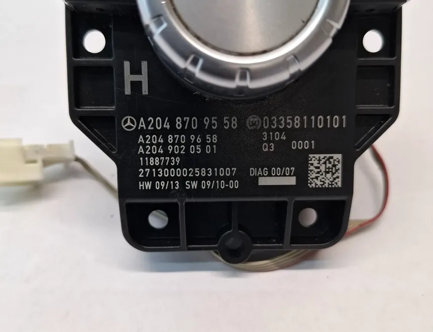 MERCEDES-BENZ C-Class W204/S204/C204 (2004-2015) Navigationskontrollratt A2048709558,A2048709658,A2049020501 33205490