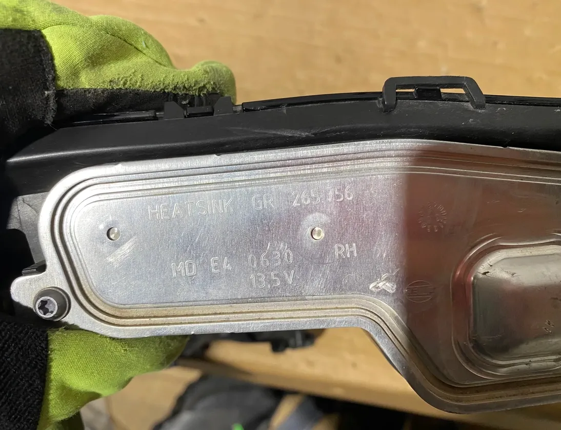 PEUGEOT 208 Peugeot 208 (2012-2015) Främre höger extraljus 9851053980 33492454