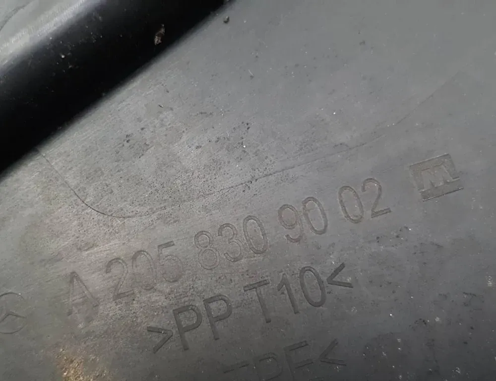 MERCEDES-BENZ C-Class W205/S205/C205 (2014-2023) Trim för främre torkarkåpa A2058309002 33385283