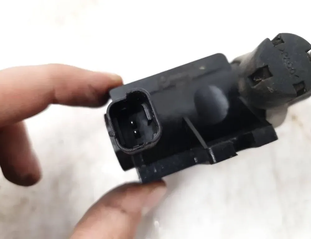 PEUGEOT 307 1 generation (2001-2008) Magnetventil 72832800 33512142