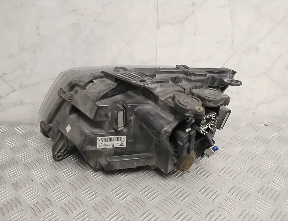 VOLKSWAGEN Amarok 1 generation (2010-2022) Fram höger strålkastare 2H1941016AG 34481169